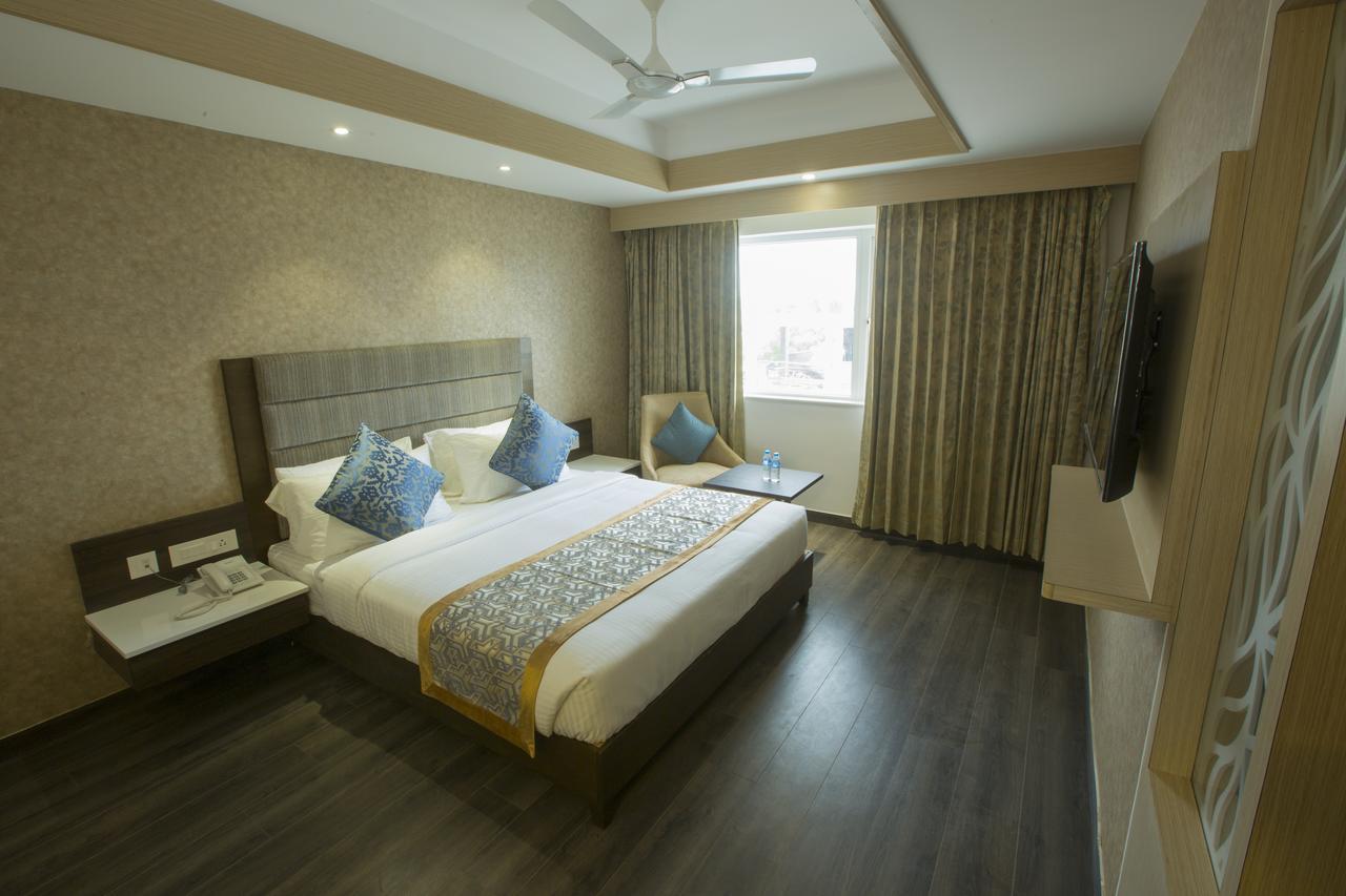 สารัธ กรันเด Hotel Pudukkottai ภายนอก รูปภาพ